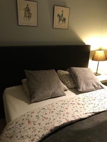 La Tete Ailleurs Hotel Durbuy Buitenkant foto